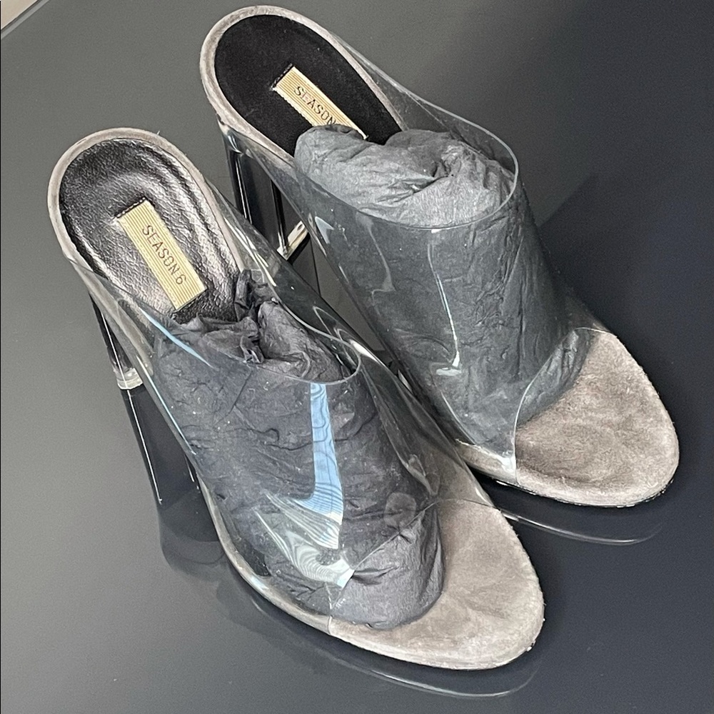 Yeezy Season 6 Smoke Mule